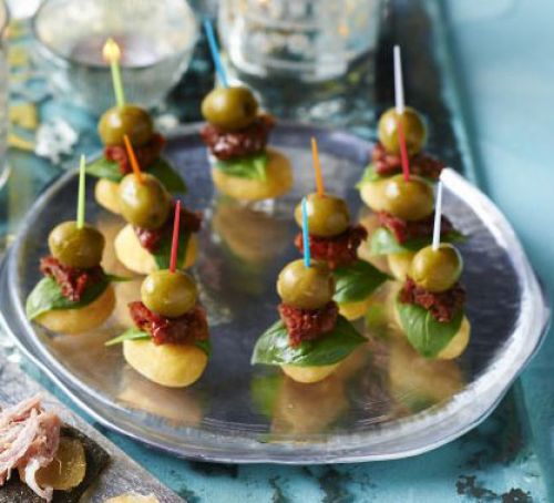 Закуски для новогоднего стола: Жареные ньокки с оливками и вялеными помидорами